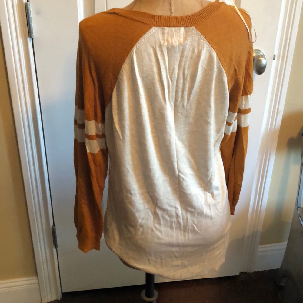 Baseball type sweater Large - Picture 3 of 4